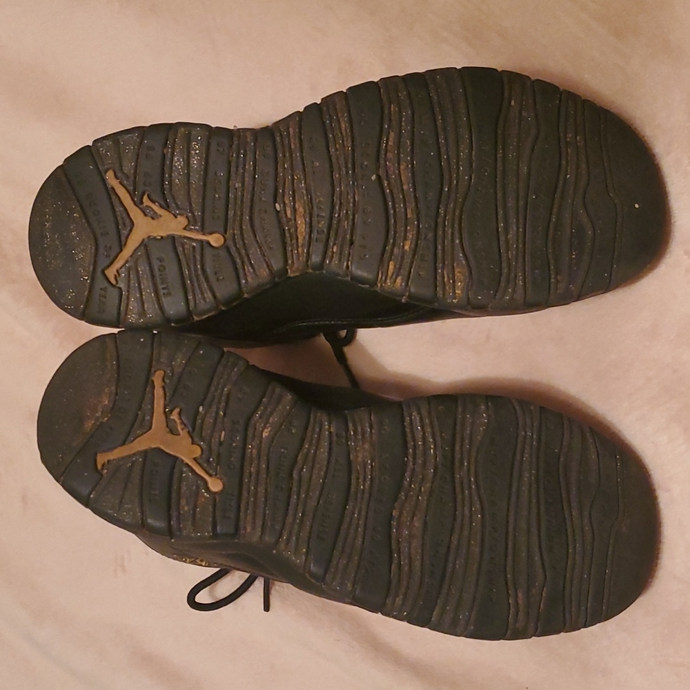 Jordan 10s NYC - Picture 8 of 9